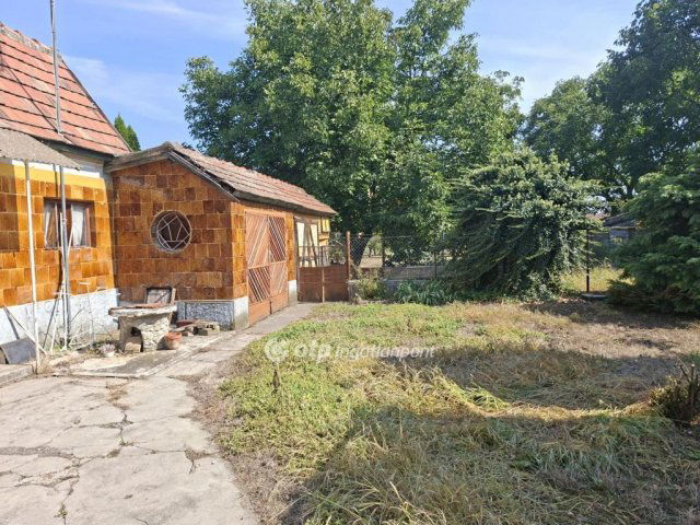 Eladó családi ház, Sajószögeden 31.5 M Ft, 4+1 szobás