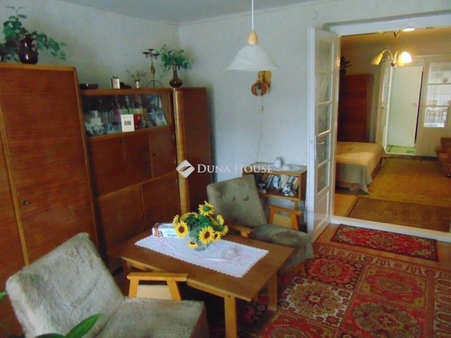 Eladó családi ház, Hosszúhetényen 44.9 M Ft, 3 szobás