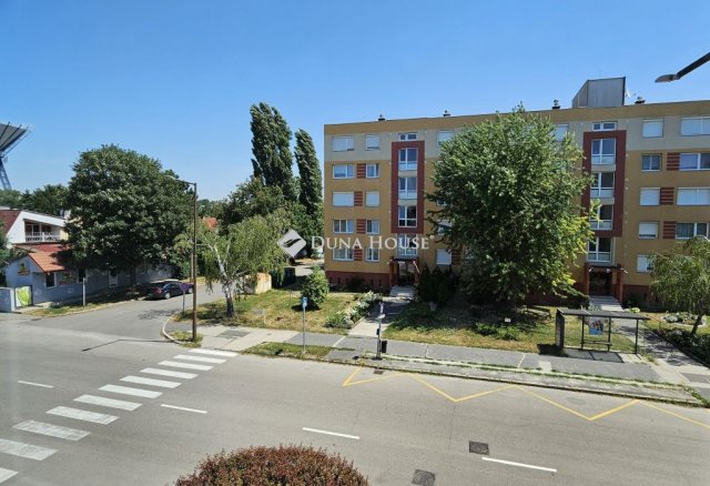 Eladó panellakás, Mosonmagyaróváron 42.5 M Ft, 2 szobás