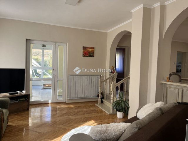 Eladó téglalakás, Zalaegerszegen 84.9 M Ft, 5 szobás