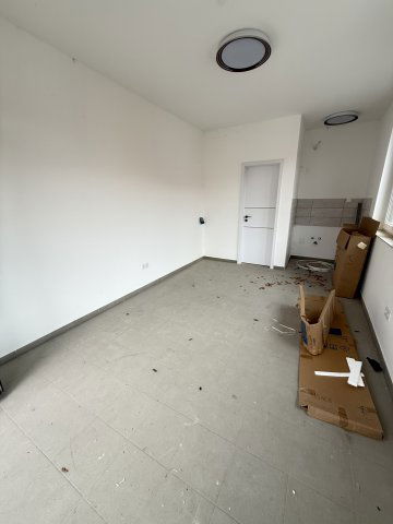 Kiadó üzlethelyiség, Pakson 45 E Ft / hó, 1 szobás