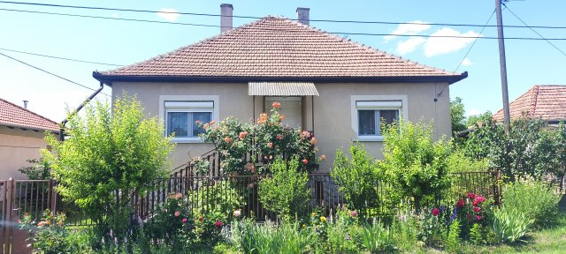 Eladó családi ház, Szomolyán 39.5 M Ft, 3 szobás