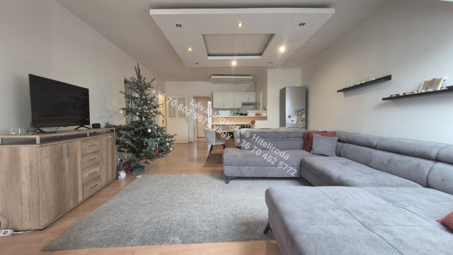 Eladó téglalakás, Békéscsabán 80 M Ft, 3+1 szobás