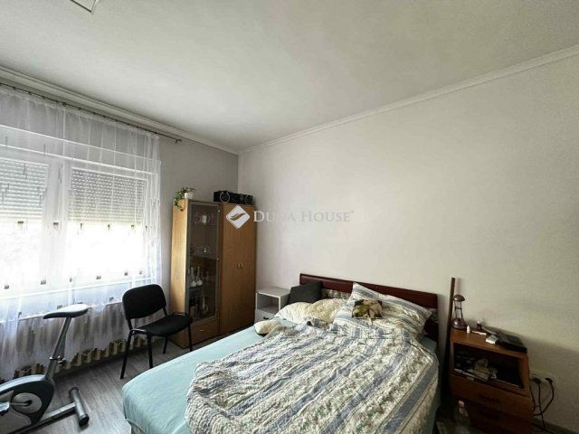 Eladó családi ház, Siófokon 155 M Ft, 8 szobás