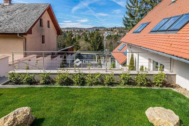 Eladó családi ház, Csobánkán 350 M Ft, 7 szobás