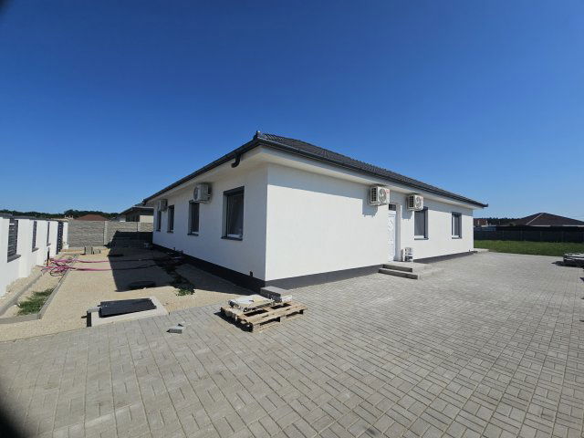 Eladó ikerház, Bocskaikerten 63 M Ft, 4 szobás
