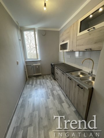 Eladó téglalakás, Dunaújvárosban 38 M Ft, 2 szobás