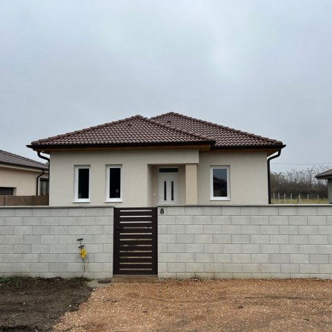 Eladó családi ház, Nyíregyházán 85 M Ft, 4 szobás