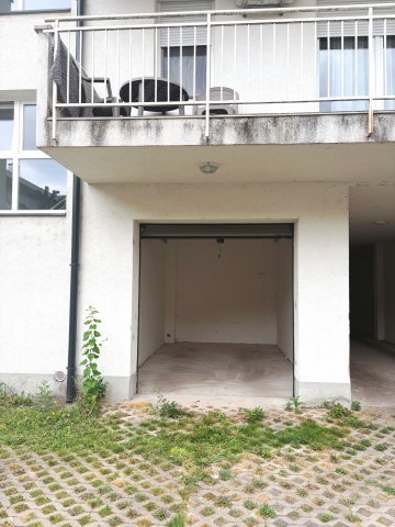 Kiadó garázs, Szegeden, Bécsi körúton 28 E Ft / hó