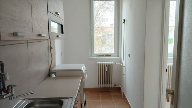 Eladó téglalakás, Nyíregyházán 38.9 M Ft, 1+2 szobás