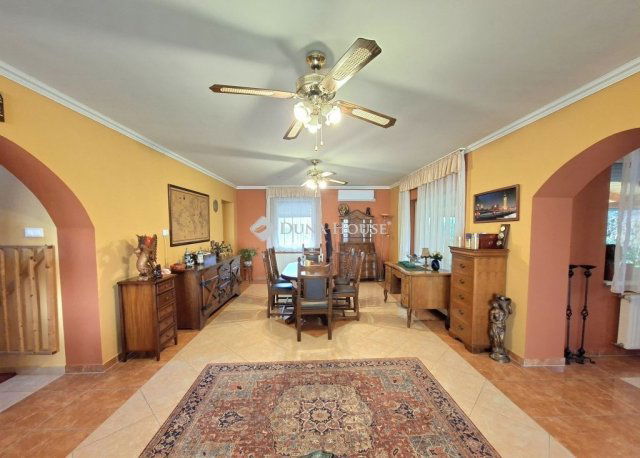 Eladó családi ház, Seregélyesen 149.9 M Ft, 5 szobás