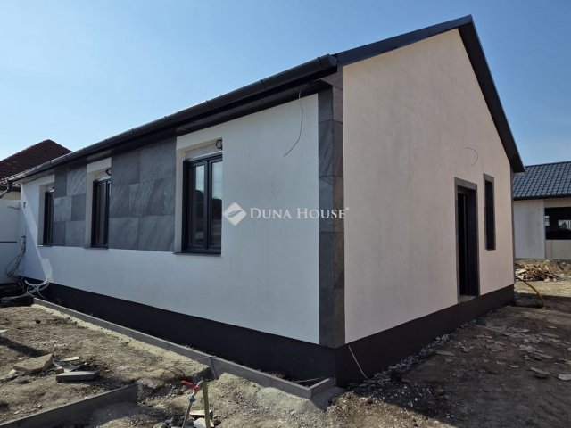 Eladó családi ház, Szolnokon, Bimbó utcában 79.9 M Ft, 4 szobás
