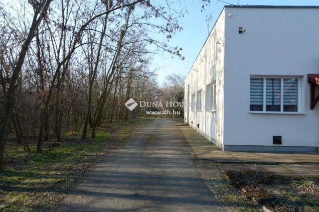 Eladó ipari ingatlan, Kecskeméten 260 M Ft / költözzbe.hu