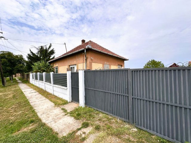 Eladó családi ház, Kötegyánon 9 M Ft, 2 szobás