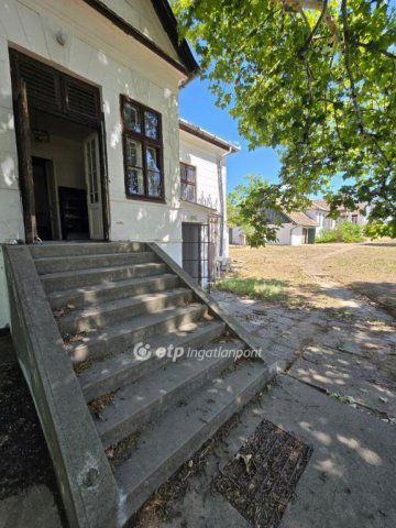 Eladó családi ház, Tabdin 95 M Ft, 45 szobás