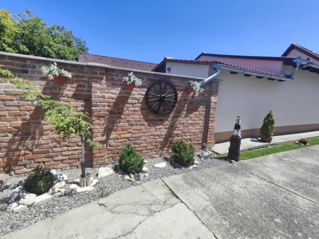 Eladó üzlethelyiség, Harkányban 169 M Ft, 19 szobás