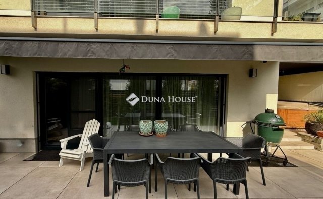 Eladó téglalakás, Pécsett 149 M Ft, 3 szobás