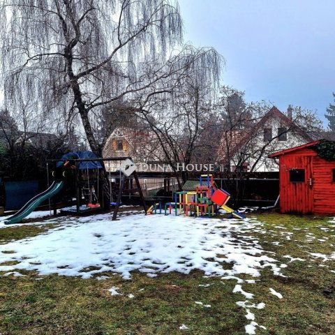 Eladó családi ház, Nagykovácsiban 219 M Ft, 4 szobás