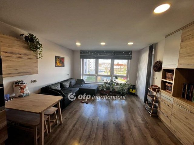 Eladó téglalakás, Zalaegerszegen 78.5 M Ft, 2+1 szobás