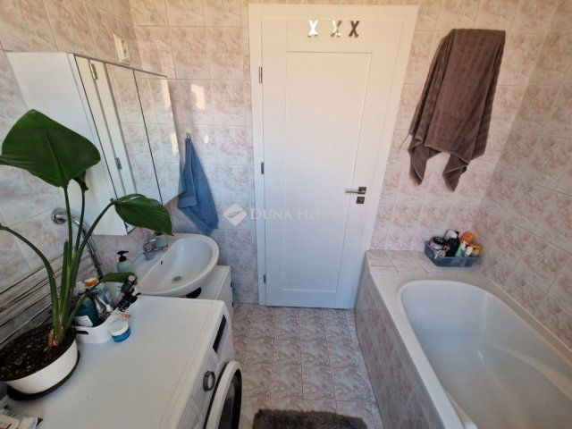 Eladó téglalakás, Budapesten, VIII. kerületben, Vas utcában