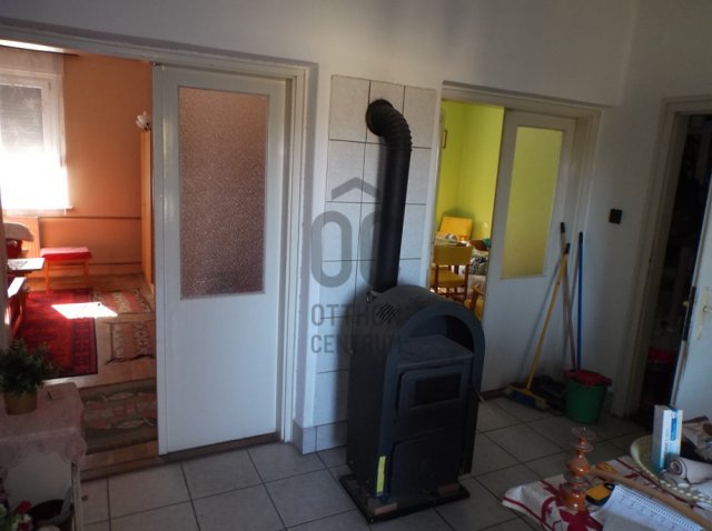 Eladó családi ház, Pápateszéren 25.9 M Ft, 3 szobás