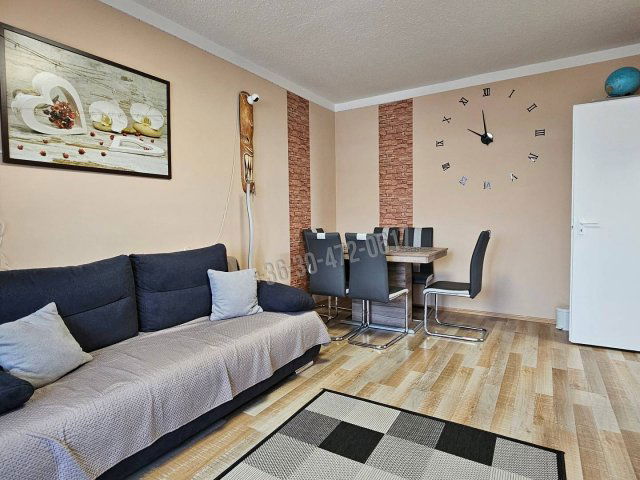 Eladó panellakás, Egerben 44.9 M Ft, 1+2 szobás