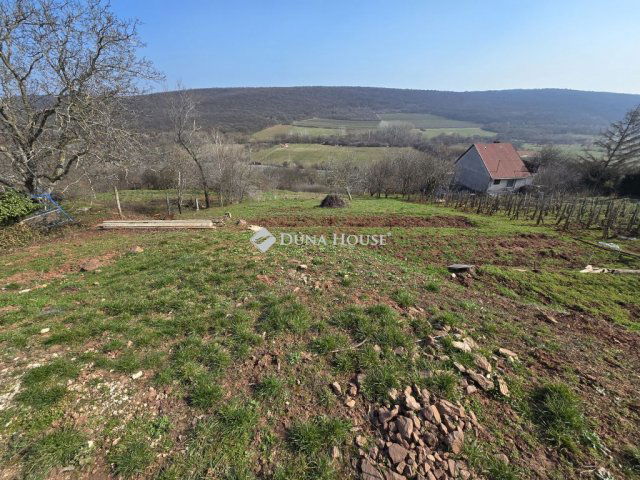 Eladó telek, Felsőörsön 30 M Ft / költözzbe.hu