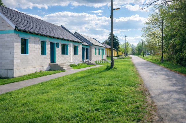 Eladó ikerház, Mendén 130.5 M Ft, 5 szobás