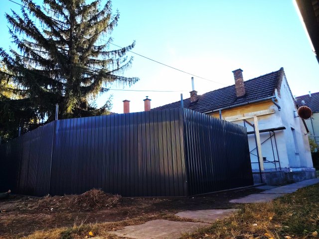 Eladó családi ház, Makón, Návay Lajos téren 35 M Ft, 2 szobás