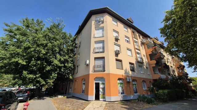 Eladó üzlethelyiség, XXIII. kerületben, Szent László utcában