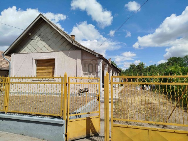 Eladó családi ház, Tápióságon 25 M Ft, 3 szobás