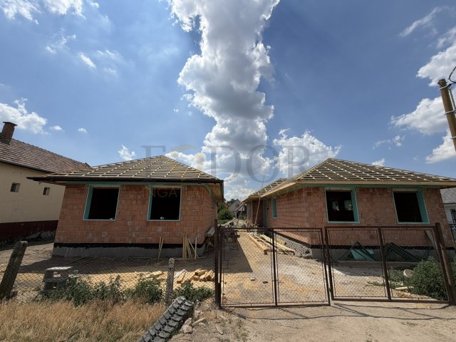 Eladó családi ház, Alsónémediben 118.9 M Ft, 4 szobás