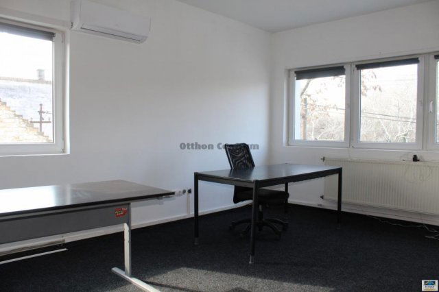 Eladó üzlethelyiség, Budapesten, XX. kerületben 250 M Ft