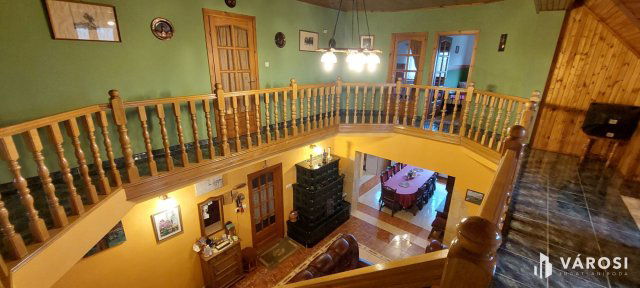 Eladó családi ház, Ilken 159 M Ft, 8 szobás