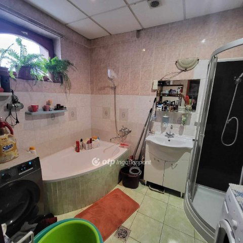 Eladó családi ház, Hajdúhadházon 69.9 M Ft, 2+2 szobás