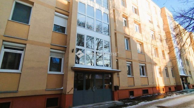 Eladó téglalakás, Győrött, Bartók Béla úton 49.99 M Ft