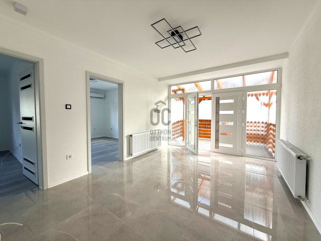 Eladó családi ház, Siófokon 194.8 M Ft, 6 szobás