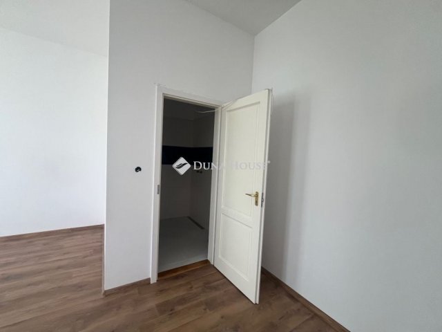 Eladó családi ház, Hosszúhetényen 73 M Ft, 4 szobás