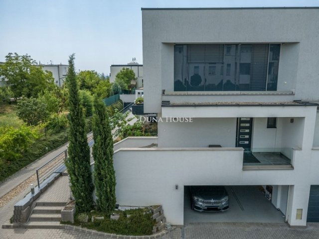 Eladó ikerház, Budapesten, XI. kerületben 390 M Ft, 1 szobás