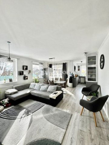 Eladó téglalakás, Pécsett 89.9 M Ft, 3 szobás