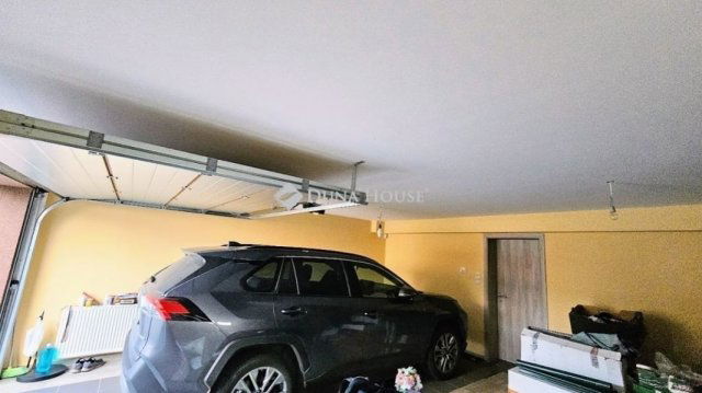 Eladó nyaraló, Szigetcsépen 124.9 M Ft, 4 szobás