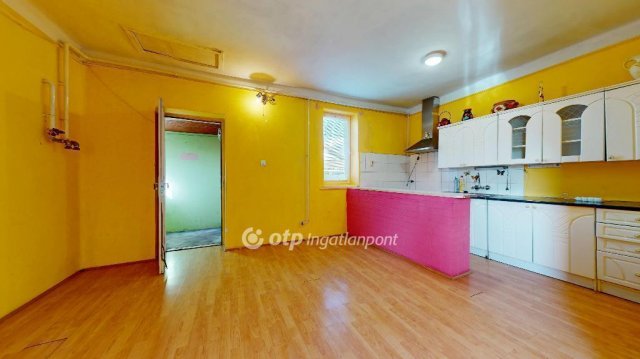 Eladó családi ház, Tiszaújvárosban 32.5 M Ft, 2 szobás