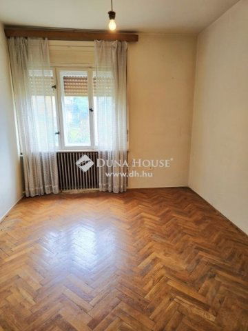 Eladó családi ház, Pécsett 129.9 M Ft, 5 szobás