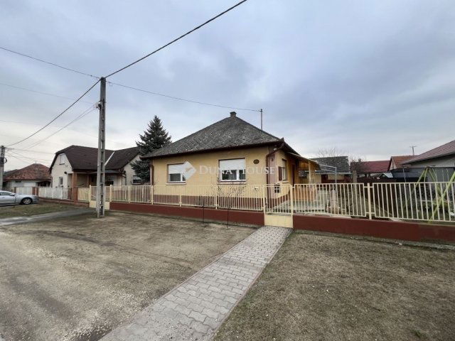 Eladó családi ház, Monorierdőn 64 M Ft, 3 szobás