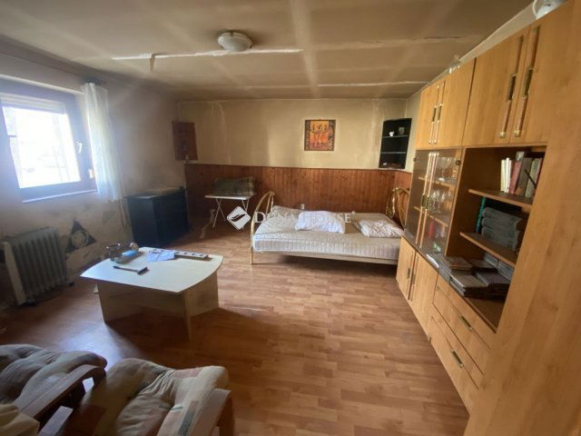 Eladó családi ház, Tasson 14.9 M Ft, 2 szobás