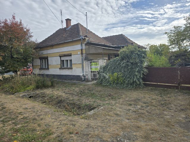 Eladó családi ház, Csikérián 5 M Ft, 3 szobás
