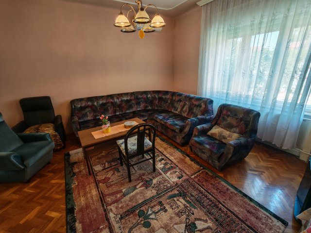 Eladó családi ház, Cegléden 59.5 M Ft, 3 szobás