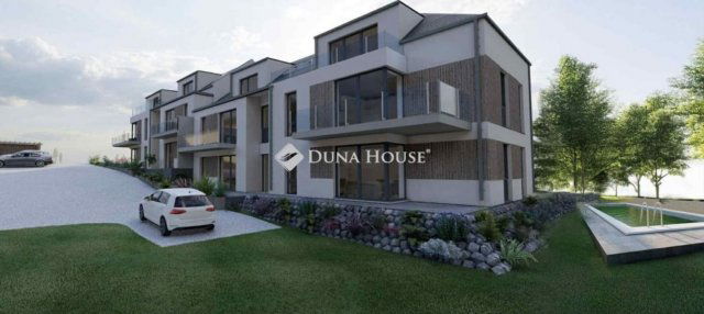 Eladó téglalakás, Várpalotán 102 M Ft, 4 szobás