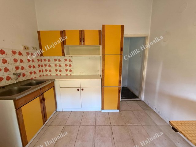 Eladó családi ház, Újszászon 23 M Ft, 2+1 szobás