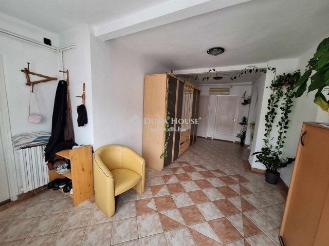 Eladó családi ház, Dunaharasztin 99.9 M Ft, 5 szobás